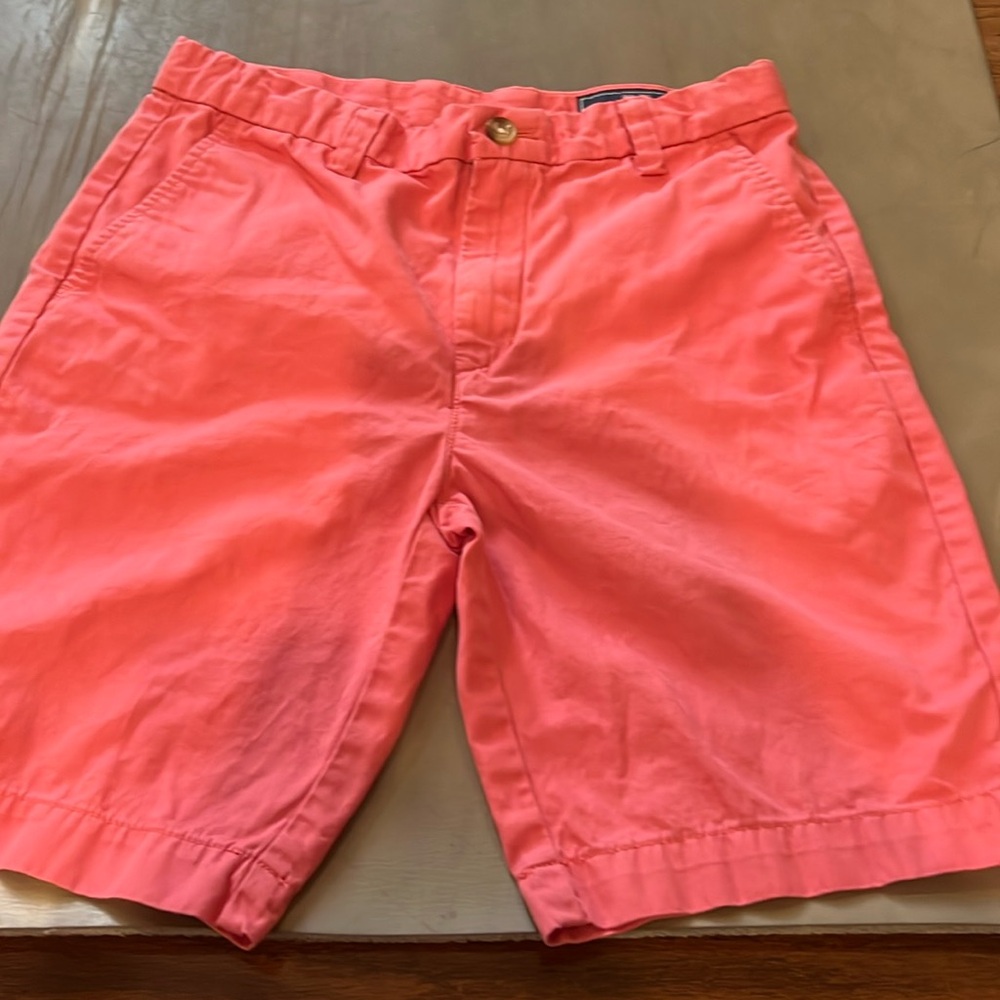 Boys vineyard vines shorts in great condition